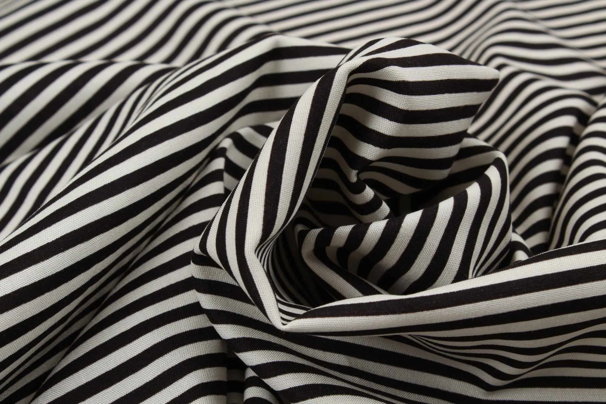 20 MTS ROLL - Stretch Viscose Poplin - Stripes - OFFER: 3€/MT