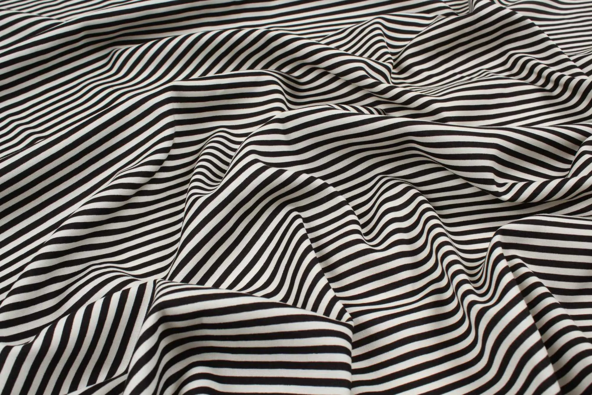 20 MTS ROLL - Stretch Viscose Poplin - Stripes - OFFER: 3€/MT
