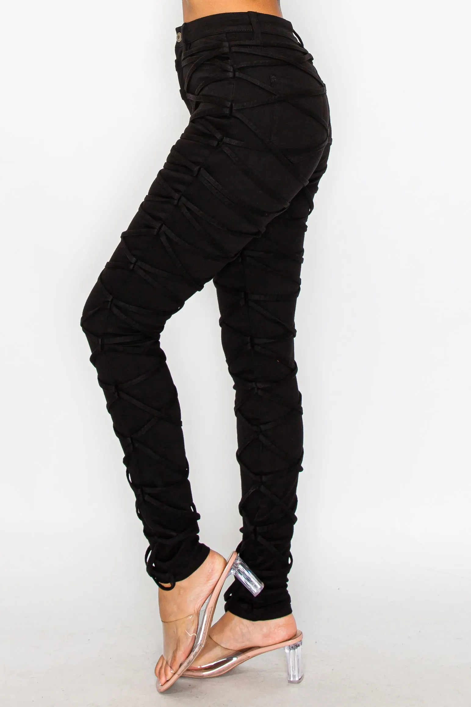 40625 Women's High Rise Crisscross Strapped Skinny Jeans