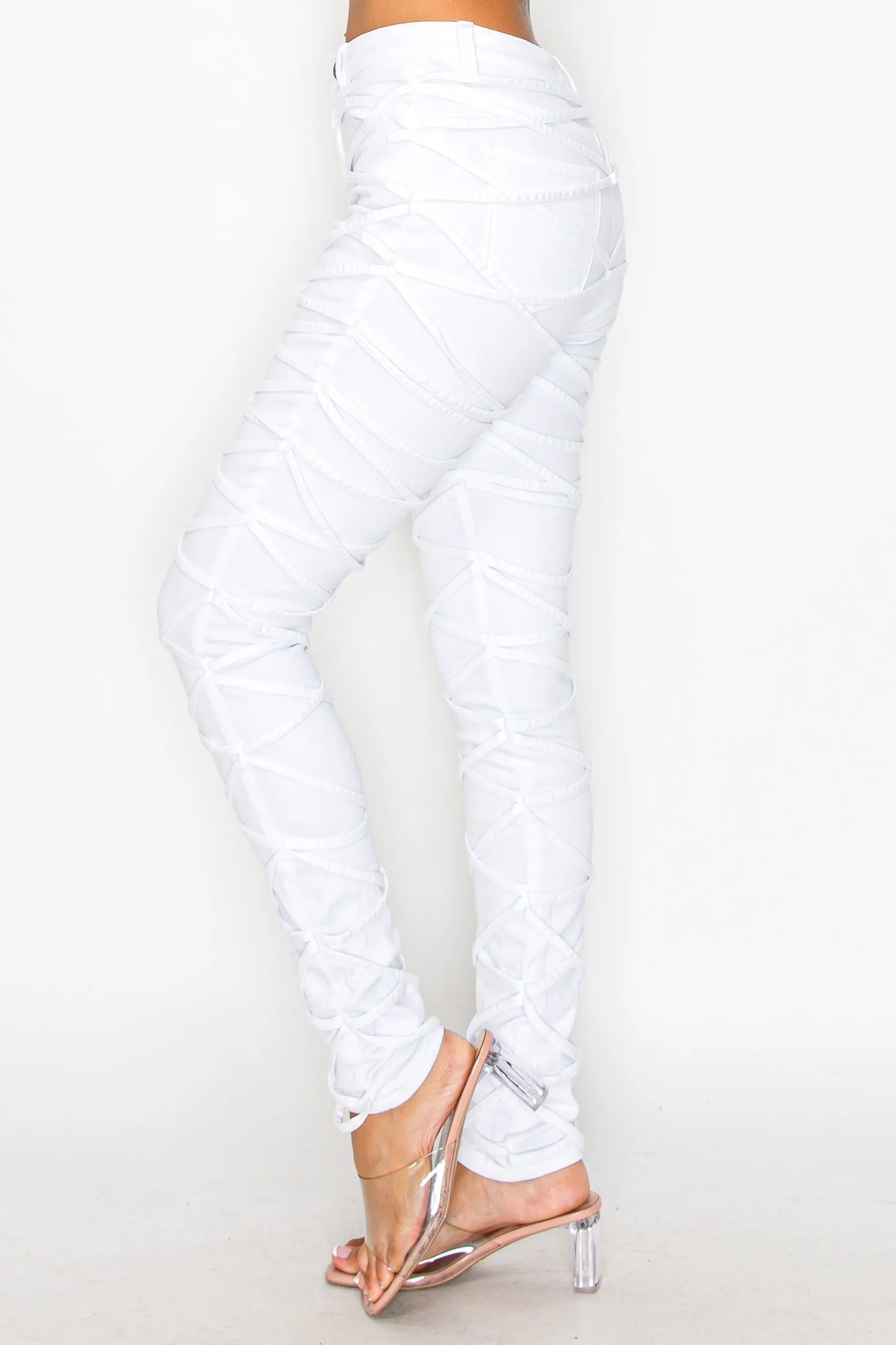40625 Women's High Rise Crisscross Strapped Skinny Jeans