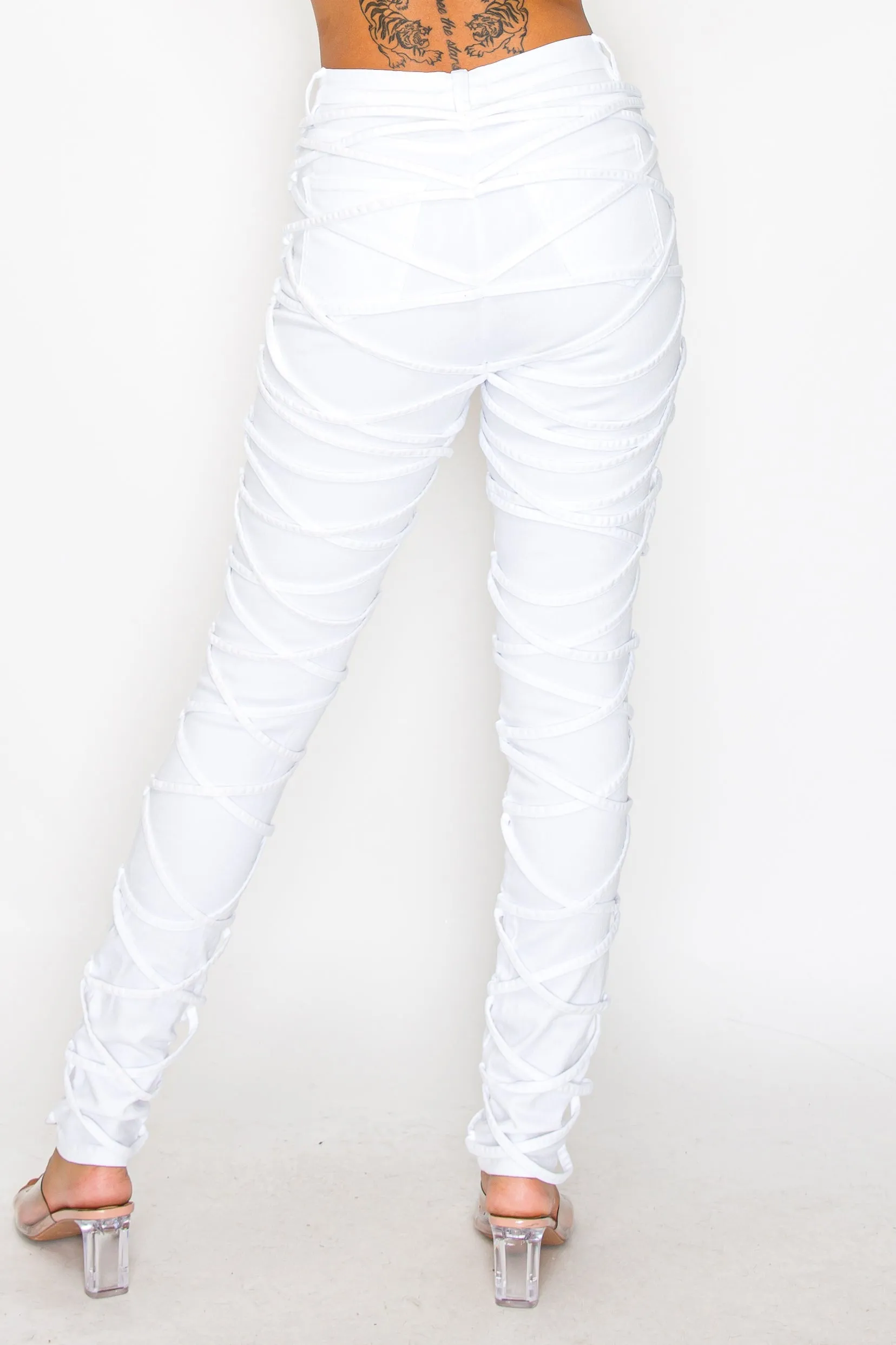 40625 Women's High Rise Crisscross Strapped Skinny Jeans