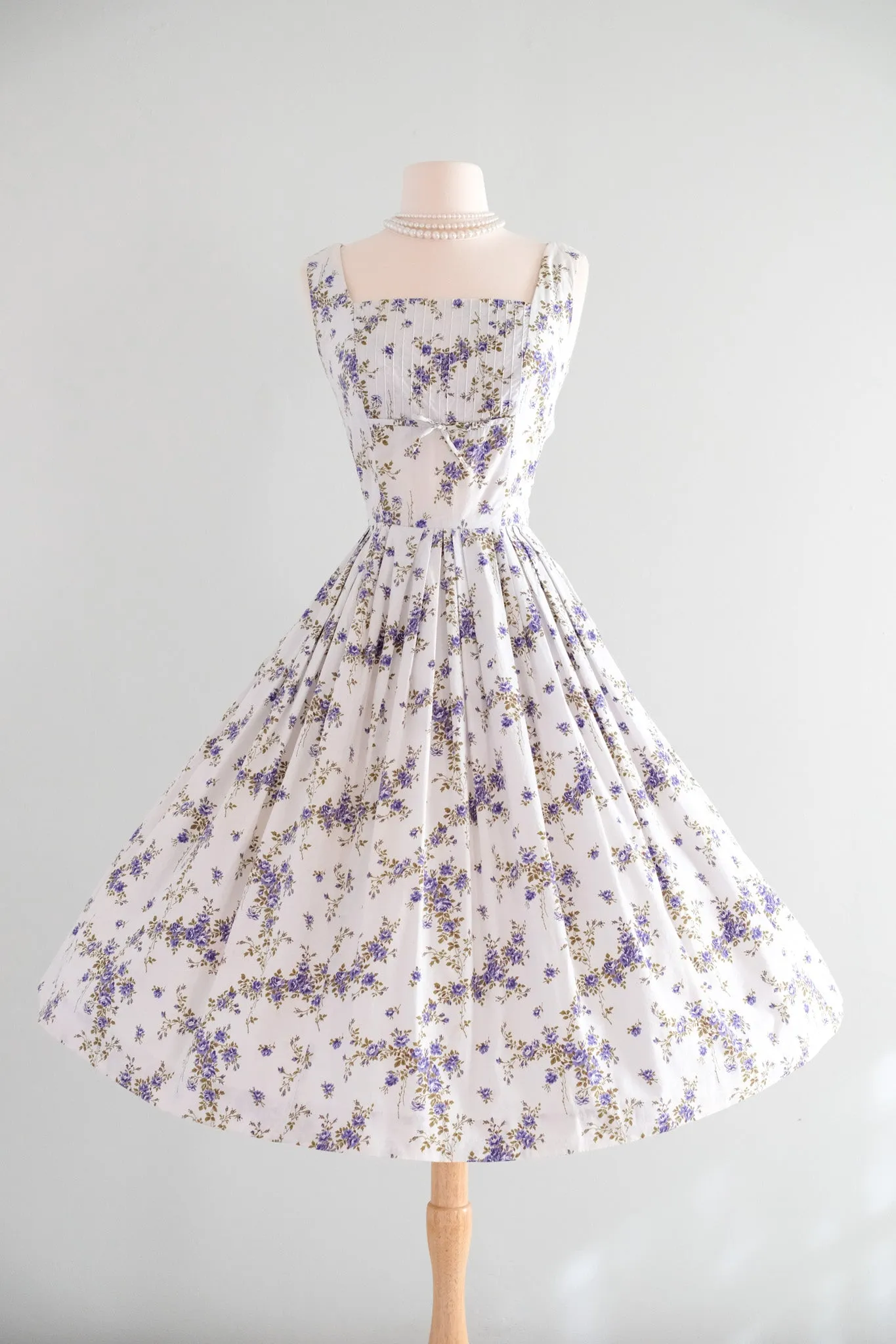 Darling 1950's Jerry Gilden Blue Violet English Rose Cotton Sundress / Sz SM