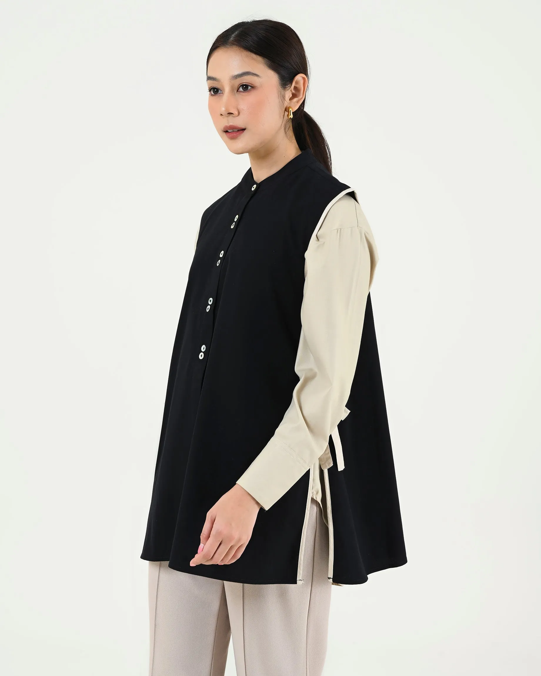 SACHIE OUTER